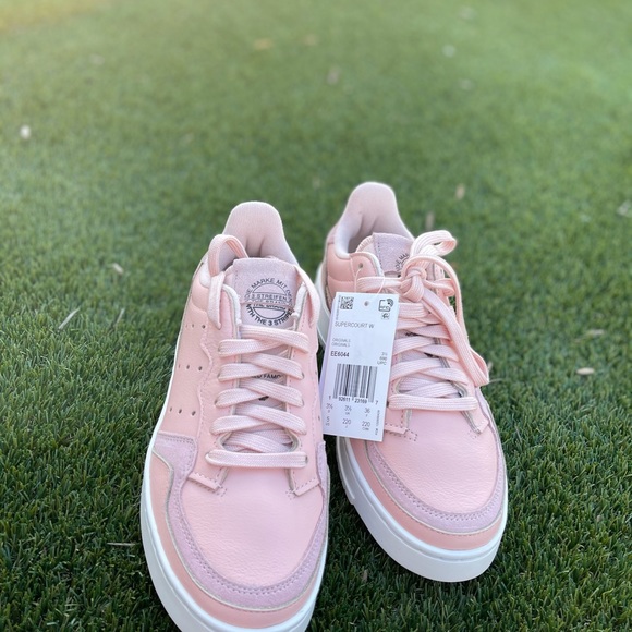 WOMENS ADIDAS SHOES 👟 - Picture 7 of 8